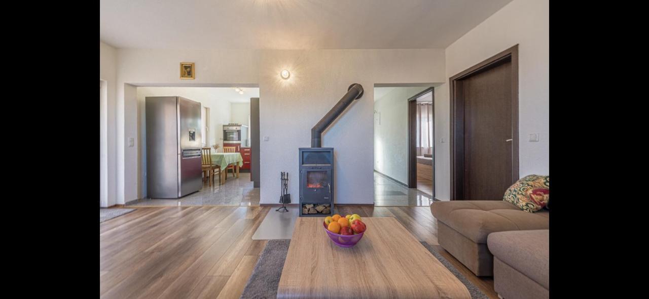 Aurum Luxury Apartments Vir Εξωτερικό φωτογραφία